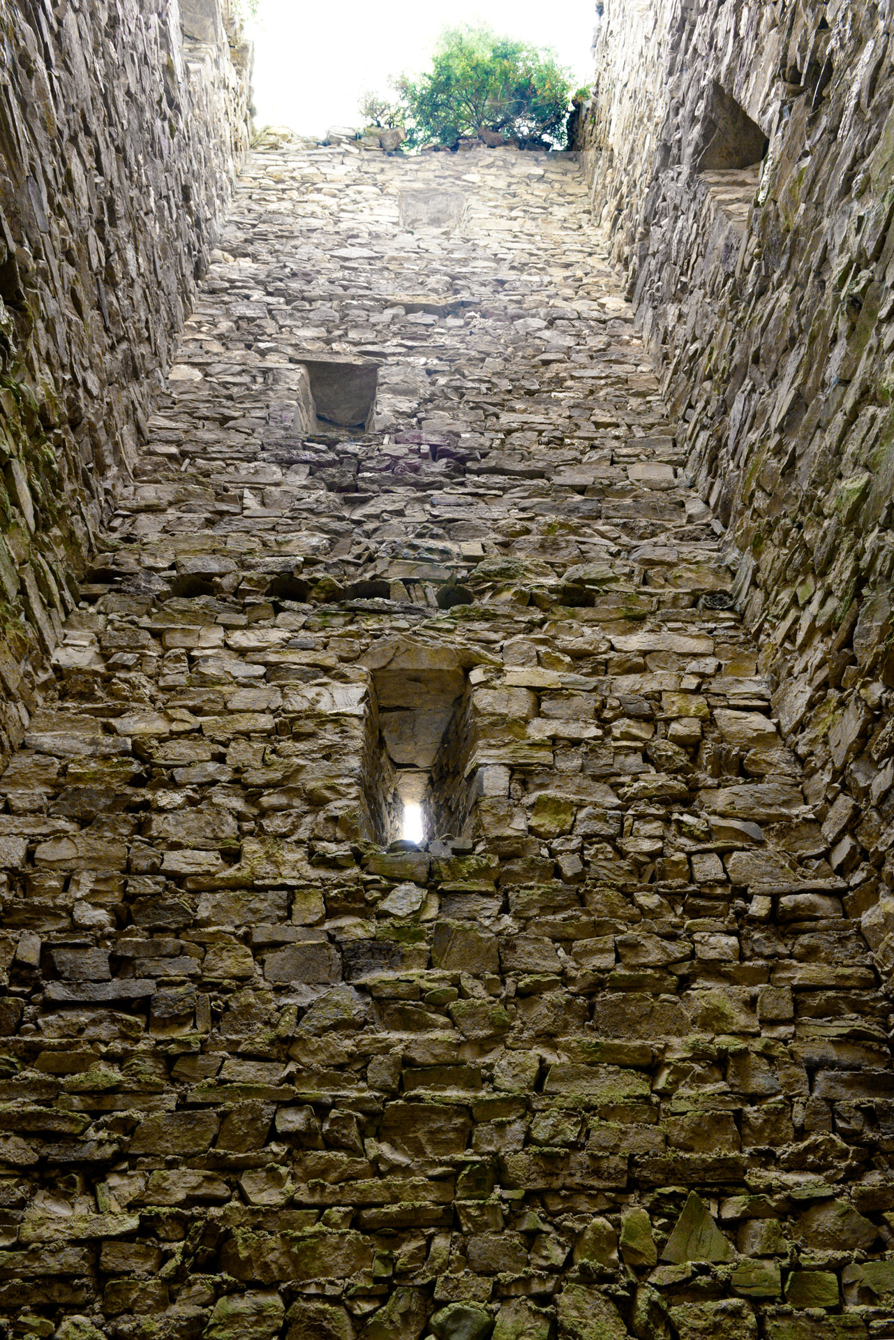 Abb. 10: Burg Castelberg, Südmauer Innen, nach Südosten (ADG).